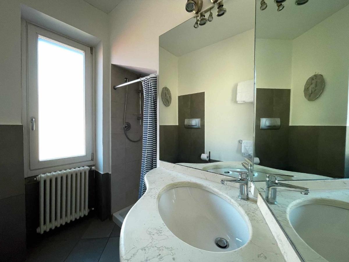 Skyway Apartment With Private Lake View Terrace Bellagio Luaran gambar