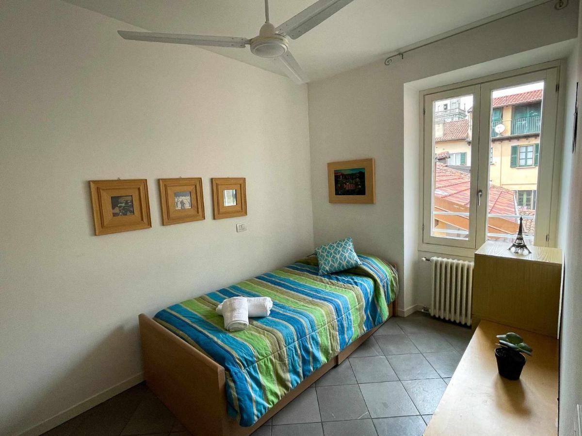 Skyway Apartment With Private Lake View Terrace Bellagio Luaran gambar